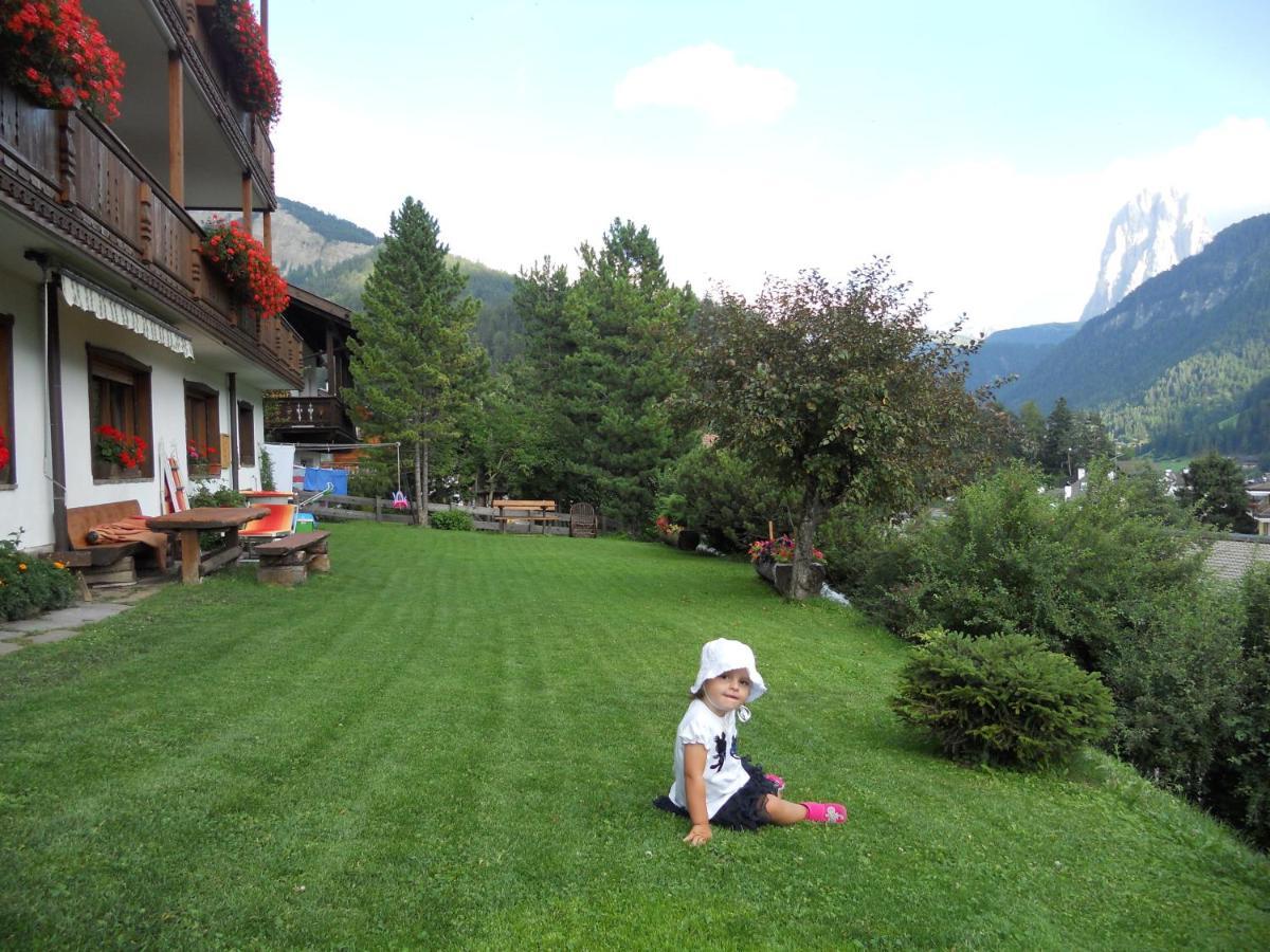 Garni Alba Bed & Breakfast Urtijëi Buitenkant foto