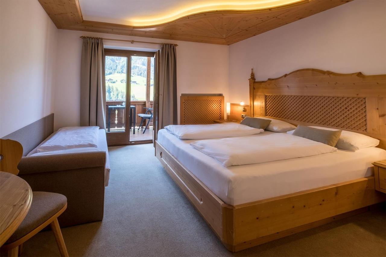 Garni Alba Bed & Breakfast Urtijëi Buitenkant foto