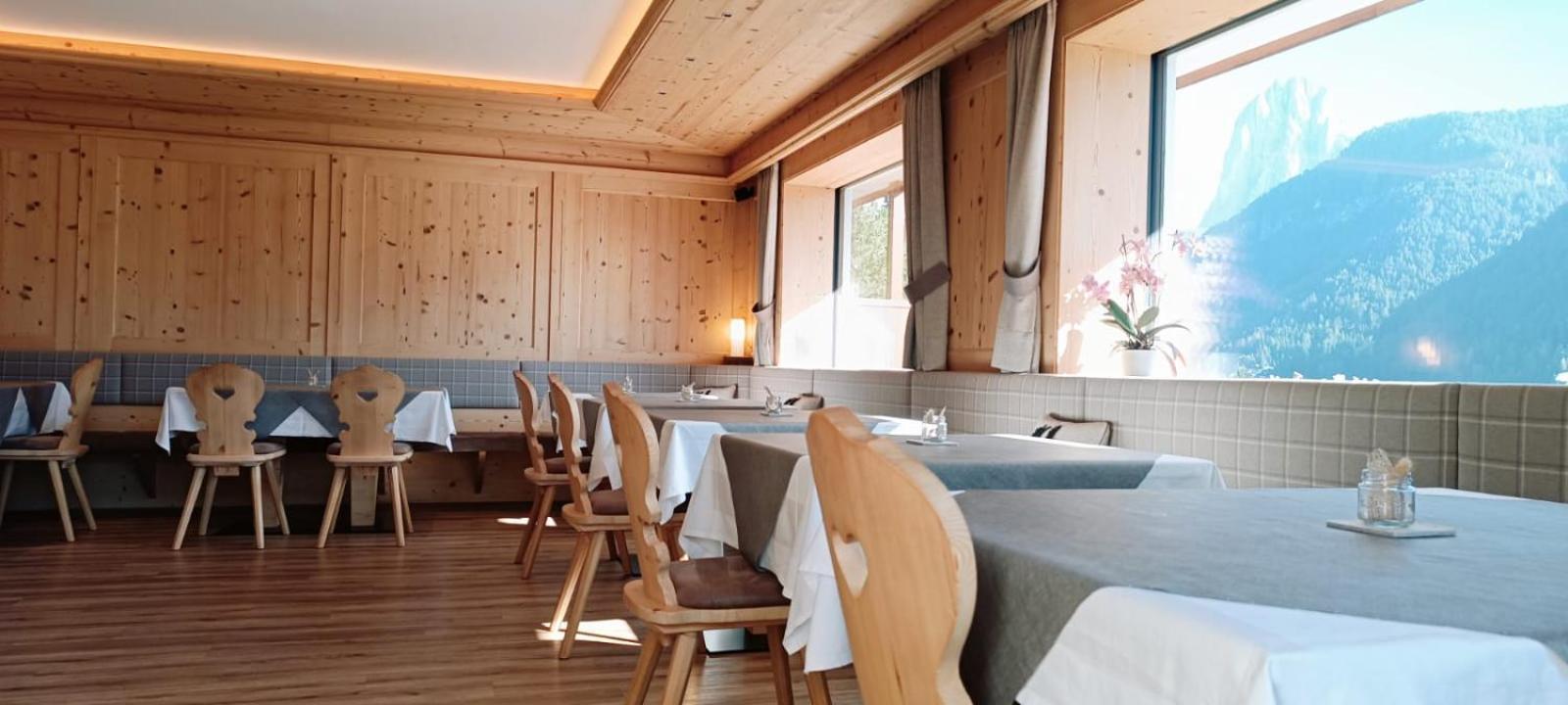 Garni Alba Bed & Breakfast Urtijëi Buitenkant foto