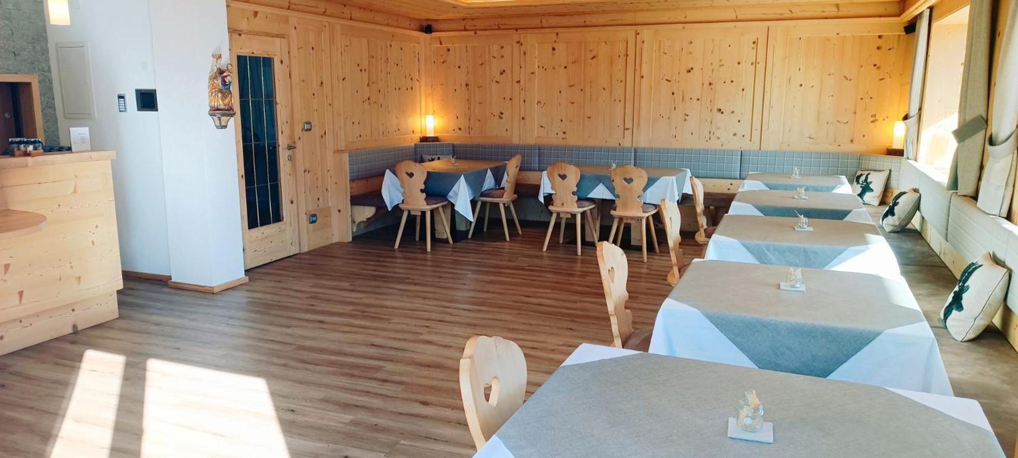 Garni Alba Bed & Breakfast Urtijëi Buitenkant foto